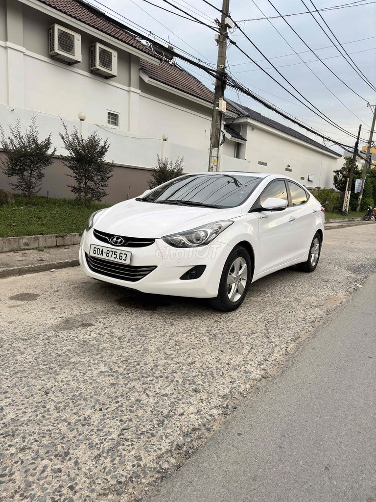 chính chủ cần bán Hyundai Elantra 2013 - 95425 km. Mua bán Ô tô tại Thành phố Biên Hòa Đồng Nai được đăng bởi Cao Xuân Mười hình 3