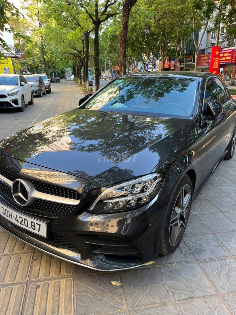 Mercedes-Benz C180 2020 Đen ghi 44000 km. Mua bán Ô tô tại Quận Cầu Giấy Hà Nội được đăng bởi Nguyễn Đức Thắng hình 3