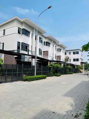 CHÍNH CHỦ BÁN CĂN NHÀ PHỐ MIZUKI. SỔ SẴN. KHU COMPOUND.. Mua bán nhà ở tại Huyện Bình Chánh Tp Hồ Chí Minh được đăng bởi Lê Anh Trúc