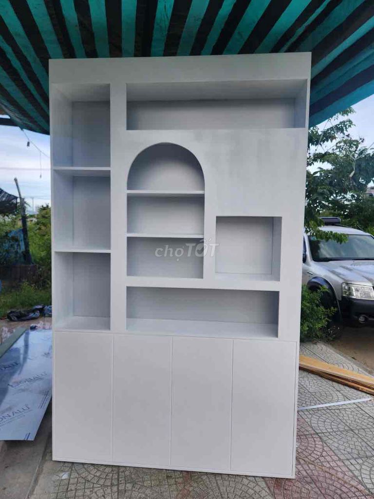 Tủ trưng bày Gỗ Trắng Đèn LED. Mua bán Tủ, kệ gia đình tại Quận Ngũ Hành Sơn Đà Nẵng được đăng bởi Như Ý hình 1