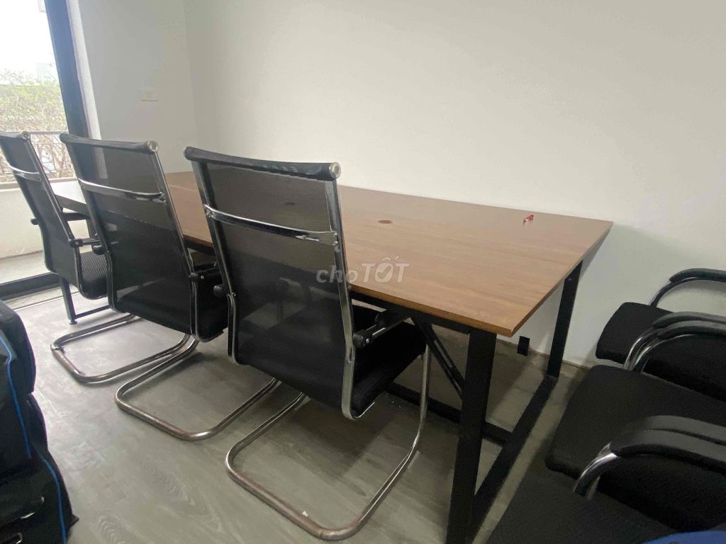 Bàn văn phòng gỗ nâu 2.4m x 1.2m. Mua bán Đồ dùng văn phòng tại Huyện Văn Giang Hưng Yên được đăng bởi Lê Hoàng Kỳ hình 1