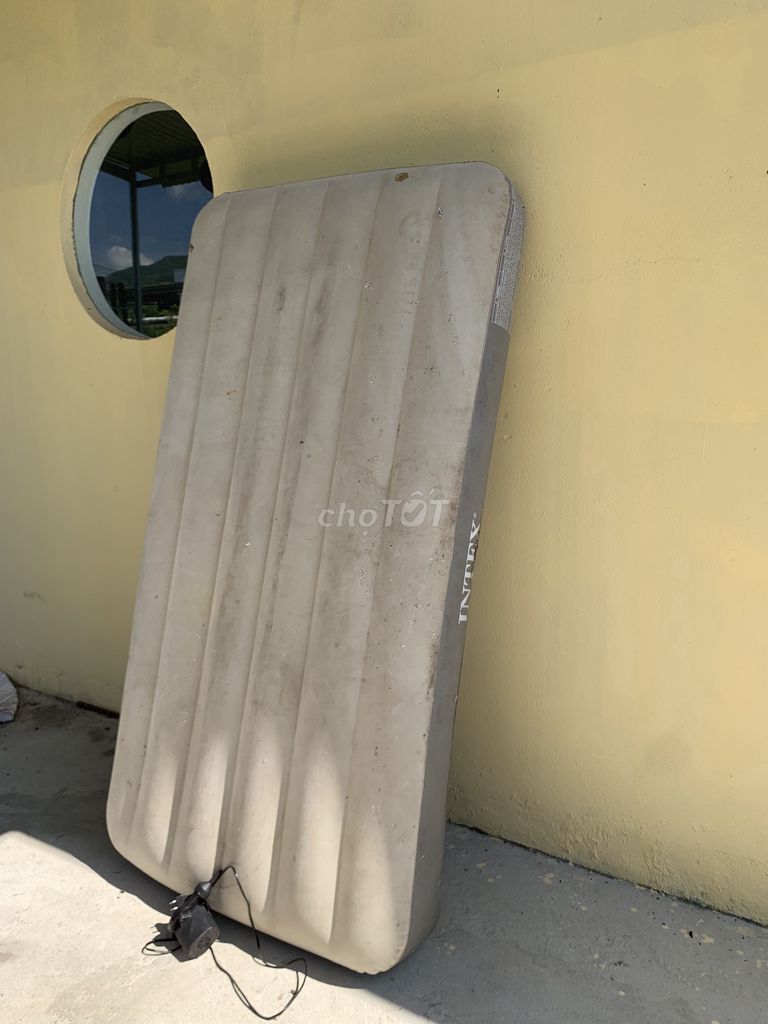 Nệm hơi Intex 1m x 1m8 Kèm bơm điện. Mua bán Giường, chăn ga gối nệm tại Huyện Tư Nghĩa Quảng Ngãi được đăng bởi Huy hình 1