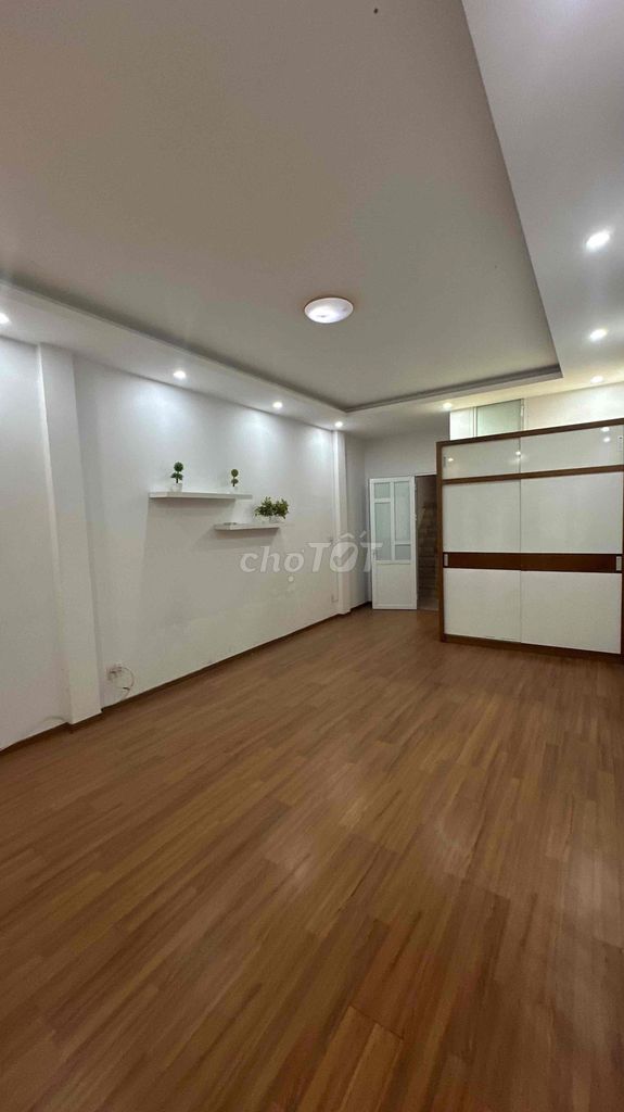 Chính chủ cần cho thuê nhà trong ngõ rộng 45 Đinh Tiên Hoàng nhà thứ 2