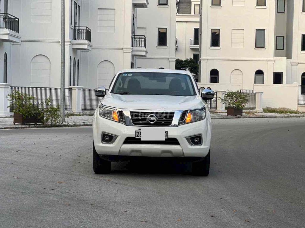 Nissan Navara 2017 NP300SL 4x4MT - 120000 km