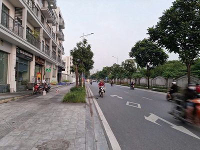 Bán nhà LK The Manor Central Park mặt phố Quang Liệt 73m² giá 33 tỷ. Mua bán nhà ở tại Quận Hoàng Mai Hà Nội được đăng bởi Phạm Đức Dũng