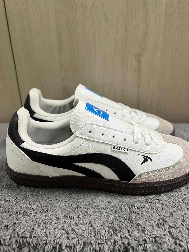 Giày thể thao KATECO Unisex Trắng đen. Mua bán Giày dép tại Quận Đồ Sơn Hải Phòng được đăng bởi Nguyễn Thị Bích Trâm hình 1