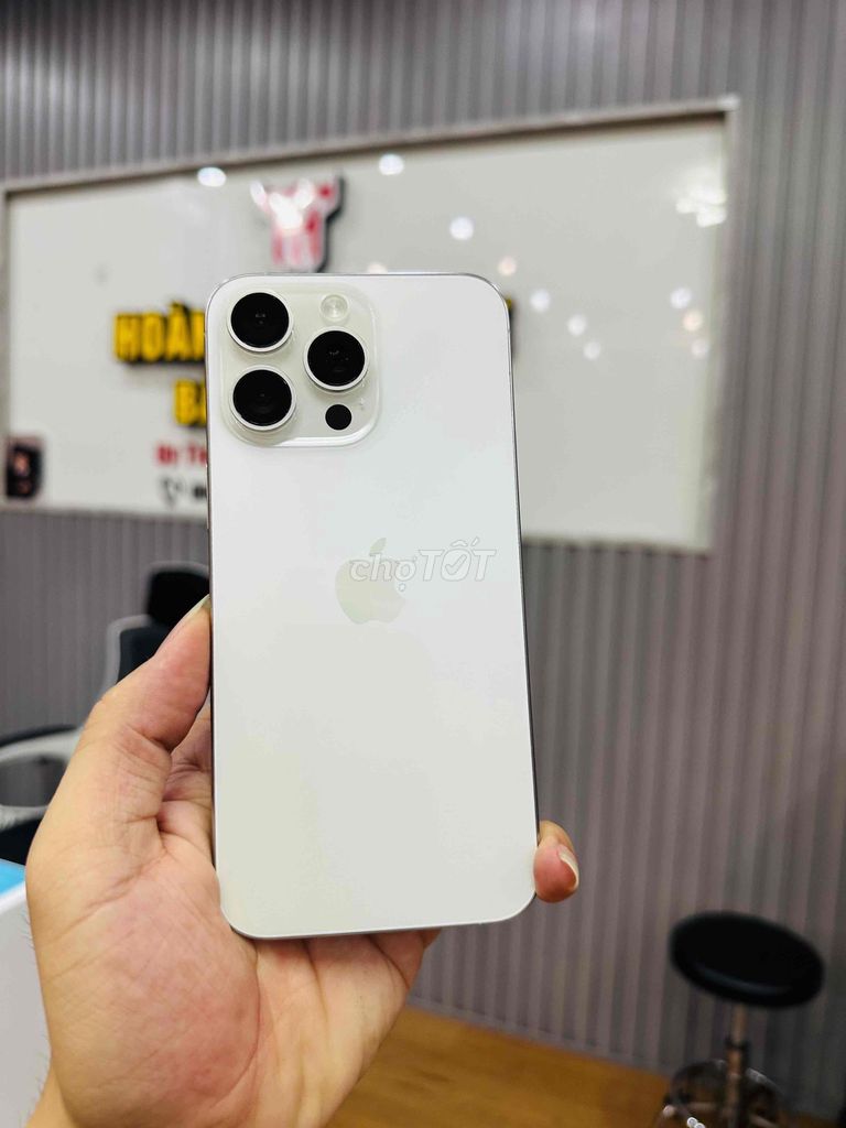 IPhone 15 Pro Max Trắng Quốc Tế 256G. Mua bán Điện thoại tại Quận Liên Chiểu Đà Nẵng được đăng bởi Hoàng Tú Mobile hình 1