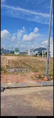 KDT Long Vân, LK 01, 100m2 TC, Ngang 5, Hướng: Đông Bắc . GIá : 2,6tỷ. Mua bán đất tại Thành phố Qui Nhơn Bình Định được đăng bởi Hoang Pham