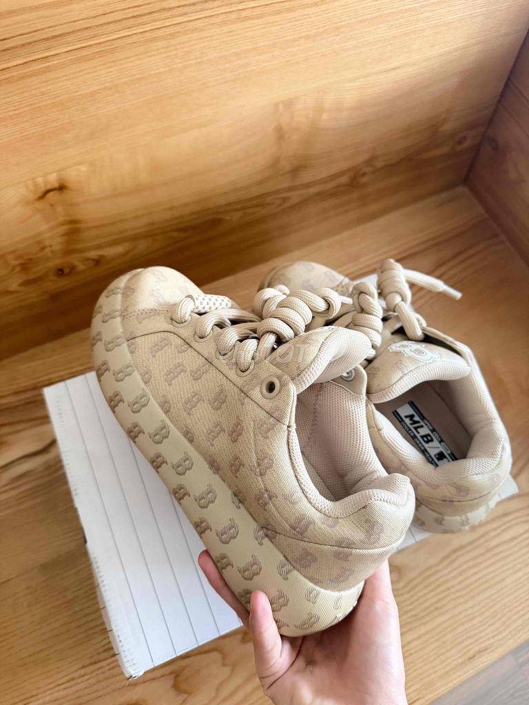 giầy MLB Chunky Classic Base nâu kem size 35. Mua bán Giày dép tại Thành phố Dĩ An Bình Dương được đăng bởi Chíp Chíp hình 1