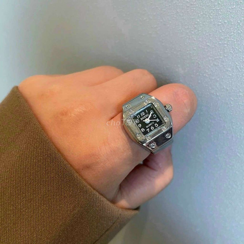 Đồng hồ quartz hình nhẫn