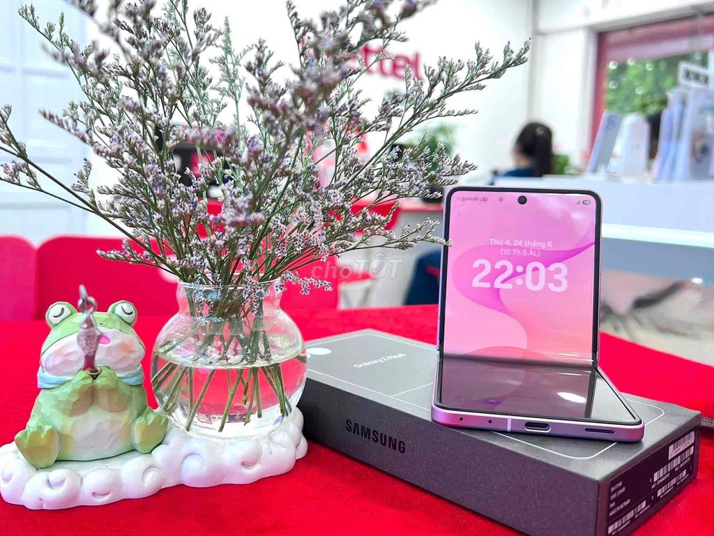 Samsung Z8 Fold/Flip/Ultra Đen, Trắng, Tím, Hồng. Mua bán Điện thoại tại Quận 8 Tp Hồ Chí Minh được đăng bởi Phương hình 1
