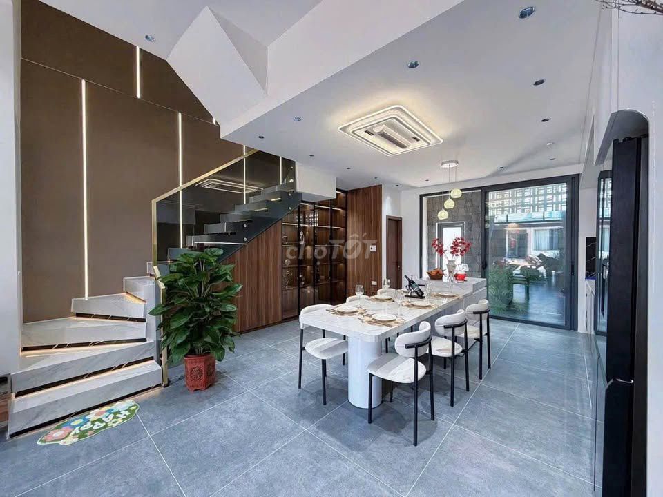 Nhà đẹp 3 tầng mới 100% đường hòa minh 11, liên chiểu