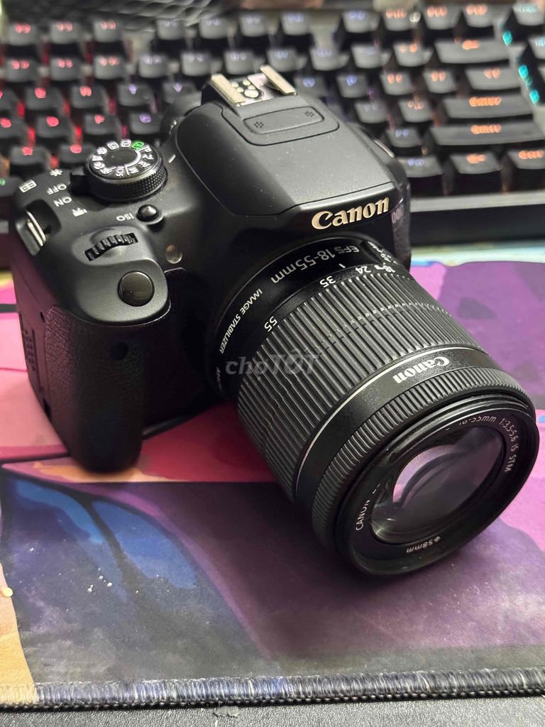 Canon 700D EOS ngoại hình đẹp, kèm lens kit