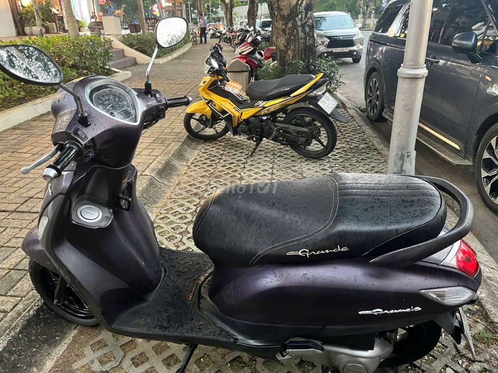 Nhà dư cần bán bớt xe grande còn mới cáo đời cao. Mua bán Xe máy tại Quận Bình Thạnh Tp Hồ Chí Minh được đăng bởi Na Na hình 8