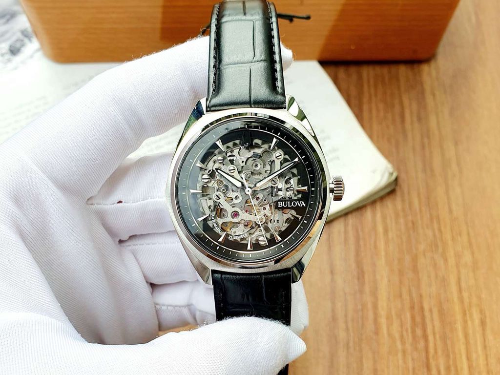 Bulova Skeleton 96A310 hiếm