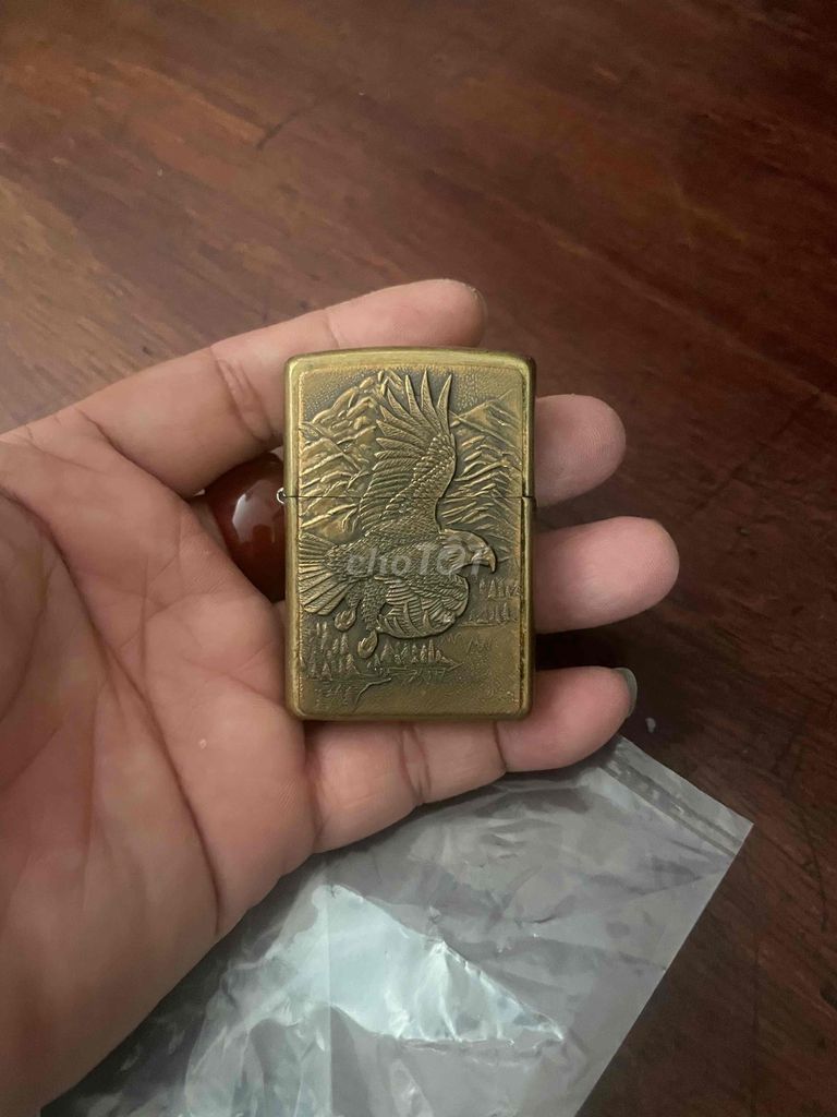 zippo chủ đề đài bàng