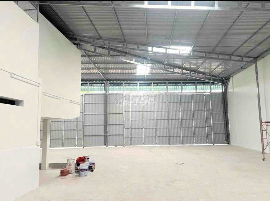 CHO THUÊ - KHO - MẶT BẰNG( 350M2) 2 MẶT TIỀN.BỜ KÊNH.. QUẬN 6