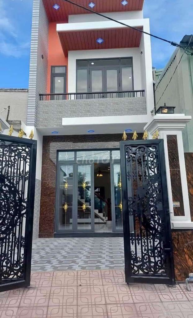 Cần bán gấp căn nhà ngay MT đường Đoàn Nguyễn Tuấn - SHR - 1,05 TỶ