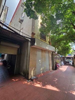 Cho thuê nhà nguyên căn 5 tầng ngay chợ đồng dinh