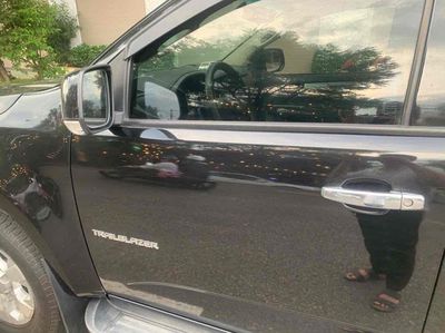 Chevrolet Trailblazer 7 chỗ Số sàn Đen