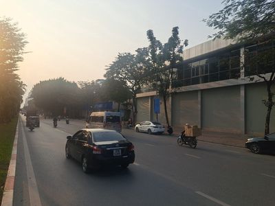 Cho thuê mặt bằng mặt phố Hoàng Quốc Việt: 400m2, 600m2, 2000m2
