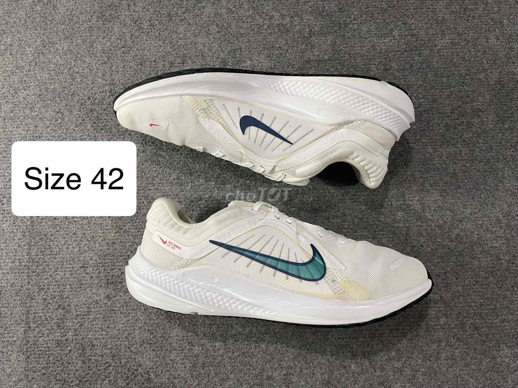 giày Nike Quest 5 - size 42 ( chân 41 mang vừa )