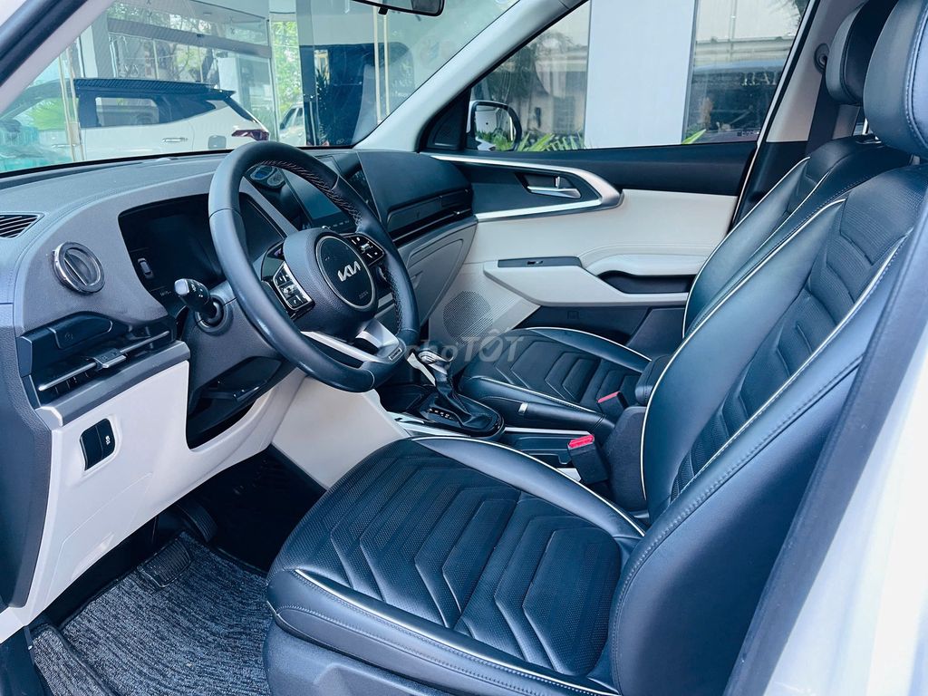 Kia Carens 2024 1.5G IVT - 50000 km. Mua bán Ô tô tại Quận Cẩm Lệ Đà Nẵng được đăng bởi Hải Vân Auto hình 3