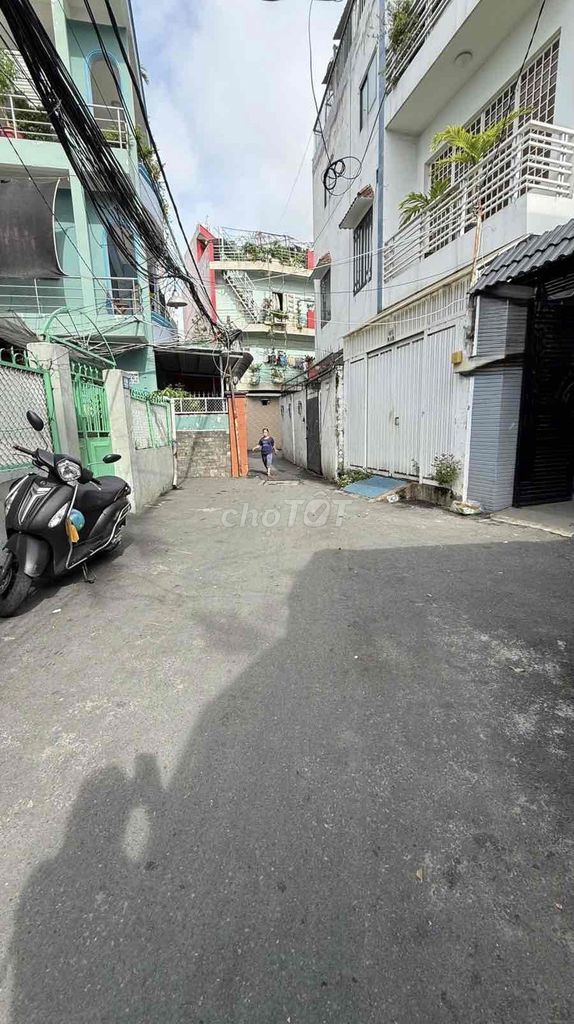 Đường 5m - Ngay Vòng xoay Phạm Văn Đồng - chỉ 5.7ty -