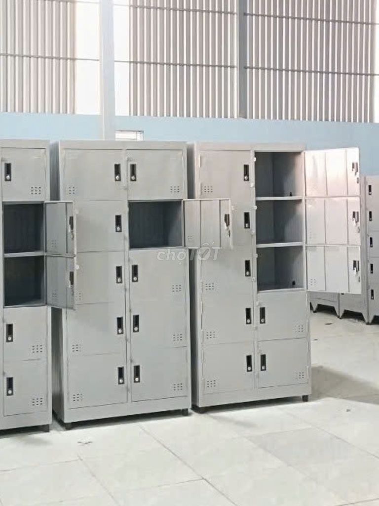 Tủ locker Sắt Xám 3 tầng 1m05. Mua bán Tủ, kệ gia đình tại Quận 1 Tp Hồ Chí Minh được đăng bởi Nhi Nguyen Nội thất ATD hình 1