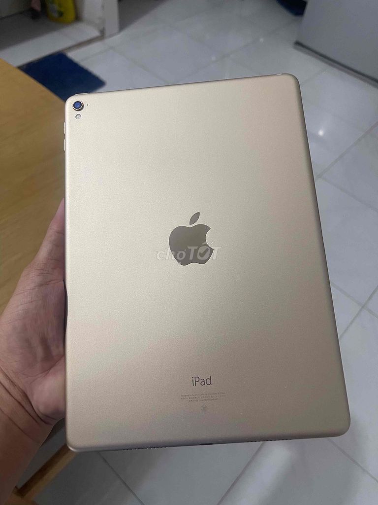 Apple iPad Pro 9.7 32GB Vàng. Mua bán Máy tính bảng tại Thành phố Biên Hòa Đồng Nai được đăng bởi Quốc hình 1