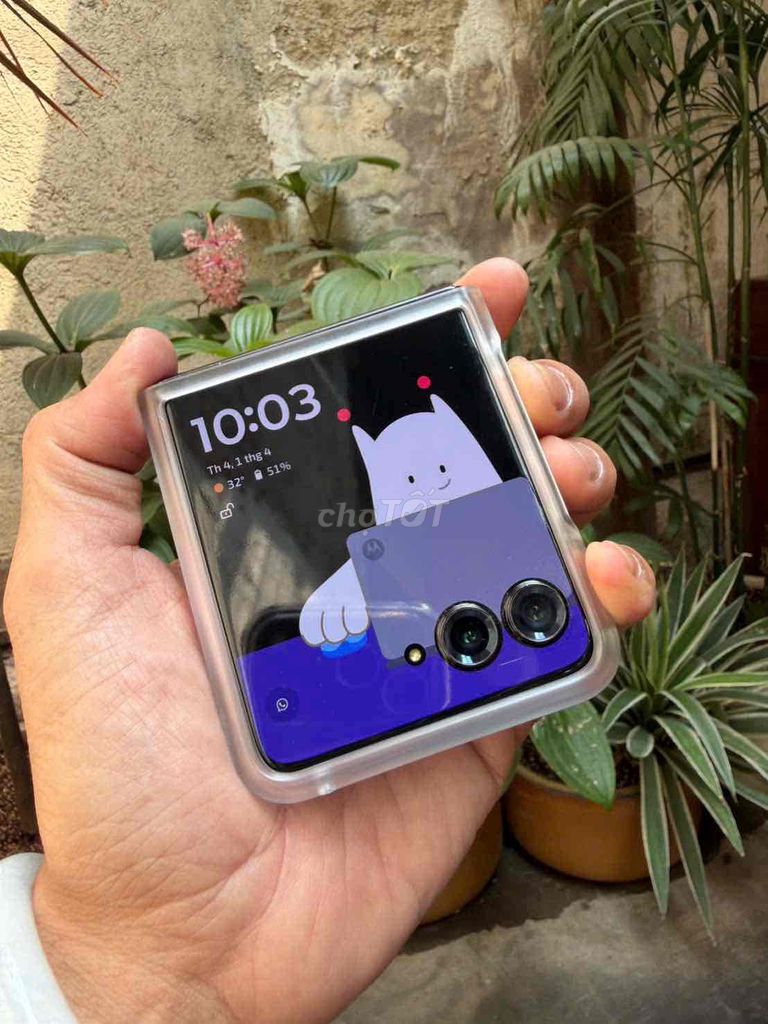 Motorola Razr 50 Ultra 256GB 98%. Mua bán Điện thoại tại Quận Tân Bình Tp Hồ Chí Minh được đăng bởi Lavie Nguyễn  hình 1