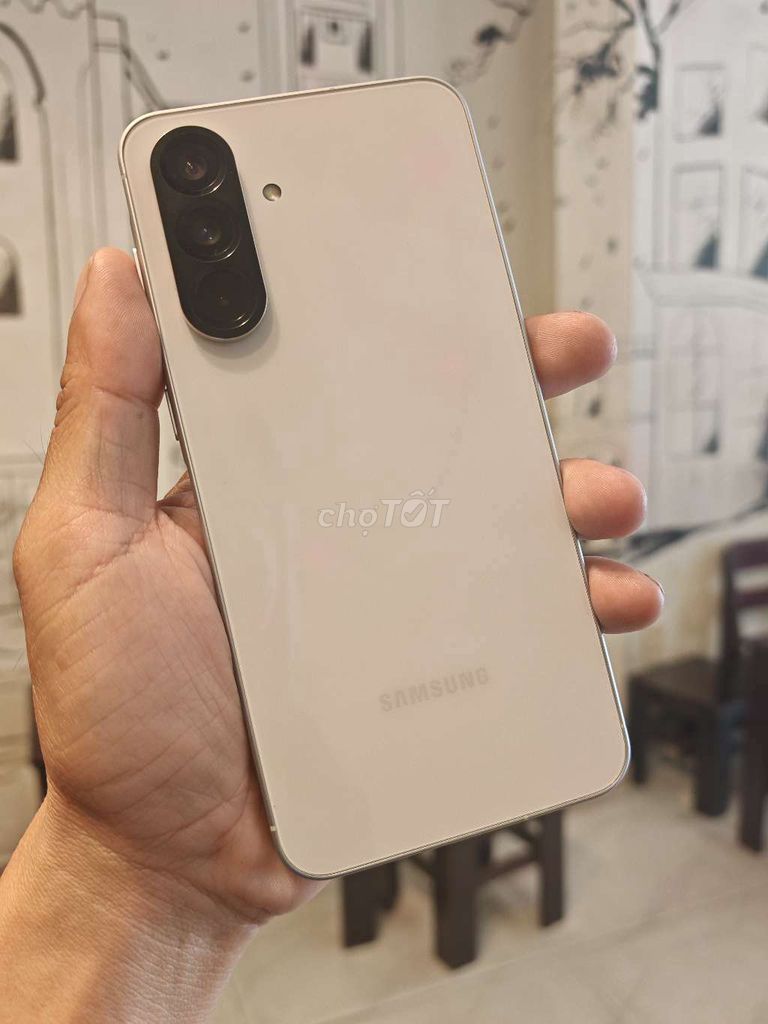 Samsung Galaxy A56 5G ram 12/256 có giao lưu. Mua bán Điện thoại tại Quận 10 Tp Hồ Chí Minh được đăng bởi BĐS TMT hình 1