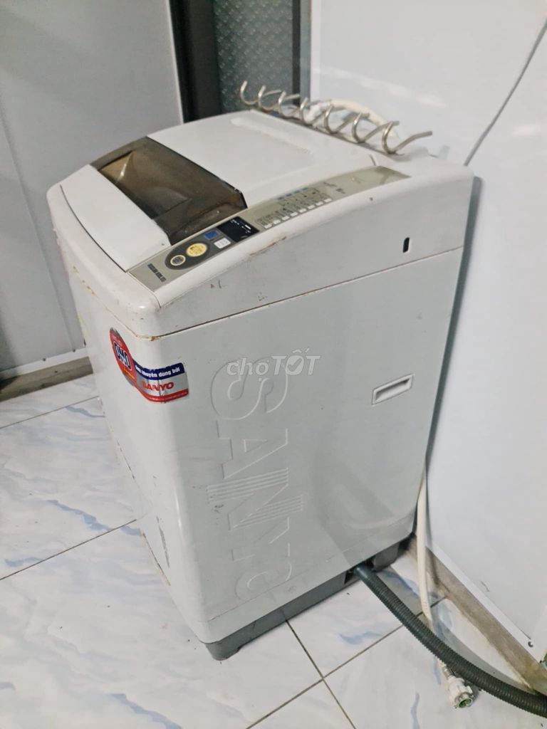 Máy giặt Sanyo 8kg cửa trên. Mua bán Máy giặt tại Quận Đống Đa Hà Nội được đăng bởi Anh vũ hình 1