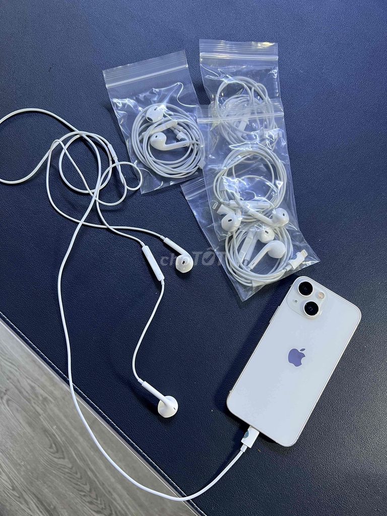 Tai nghe Apple Lightning Trắng 98-99%. Mua bán Tivi, Âm thanh tại Thành phố Thủ Dầu Một Bình Dương được đăng bởi Ngọc Tây Tech hình 1