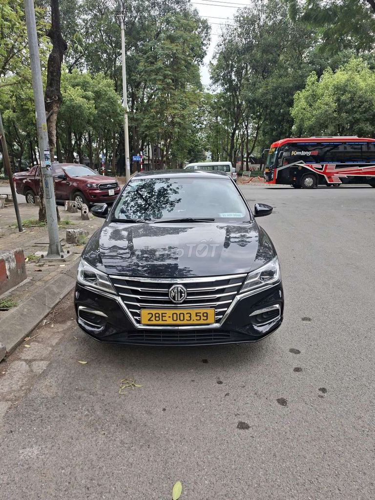 MG MG5 2024 механика черный 5 мест