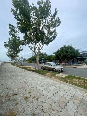Bán đất MT bờ kè rộng 20m đường Trần Quang Đạo xã Bình Khánh, dt 261m. Mua bán đất tại Huyện Cần Giờ Tp Hồ Chí Minh được đăng bởi Xuân Thắng