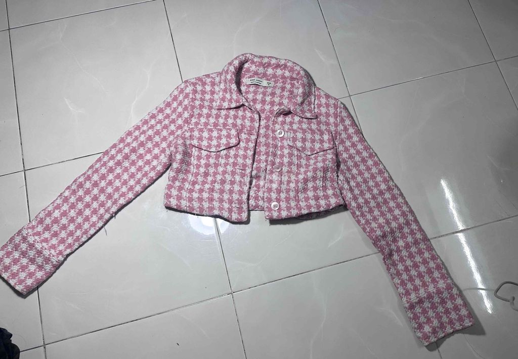 Áo khoác Nữ Vải tweed Hồng Trắng Thanh lịch. Mua bán Quần áo tại Quận Phú Nhuận Tp Hồ Chí Minh được đăng bởi Nguyễn Hồng Hạnh hình 1
