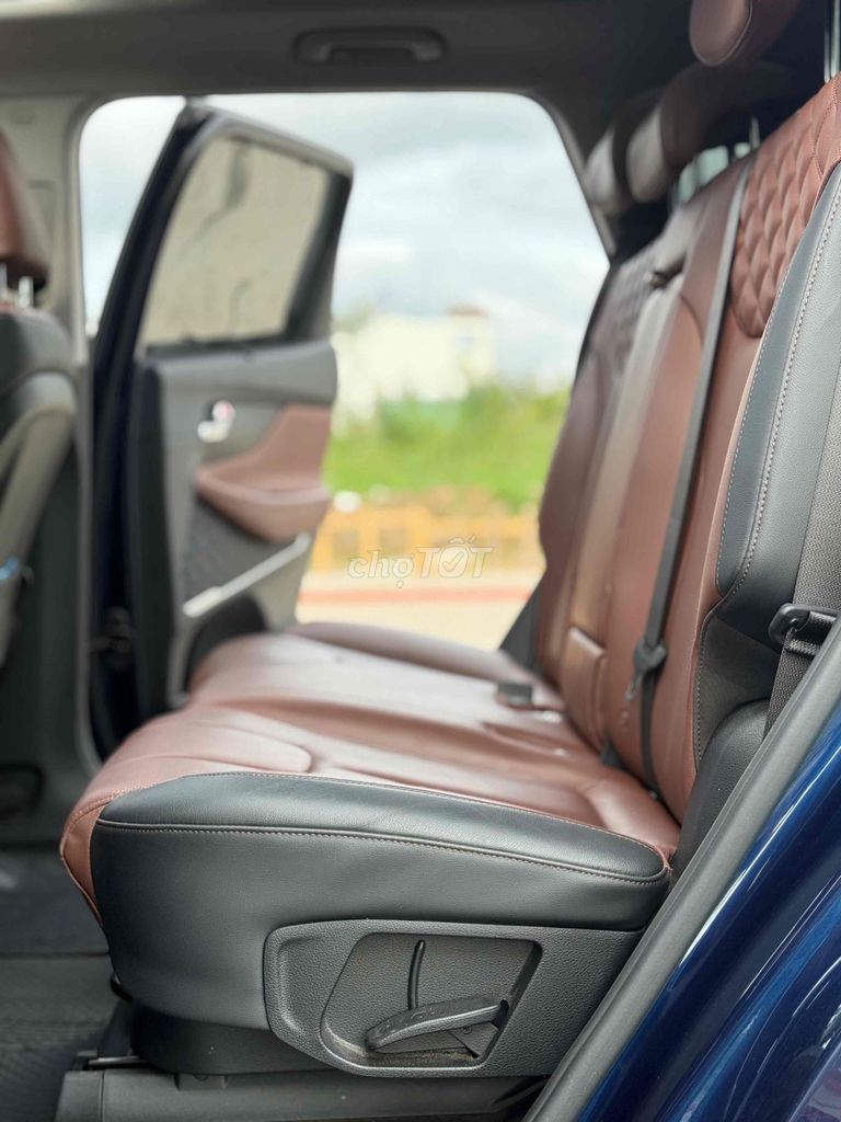 Hyundai Santa Fe 2019 2.2L AT 4WD - 34000 km full. Mua bán Ô tô tại Quận 12 Tp Hồ Chí Minh được đăng bởi Nguyễn Thanh Phước hình 14