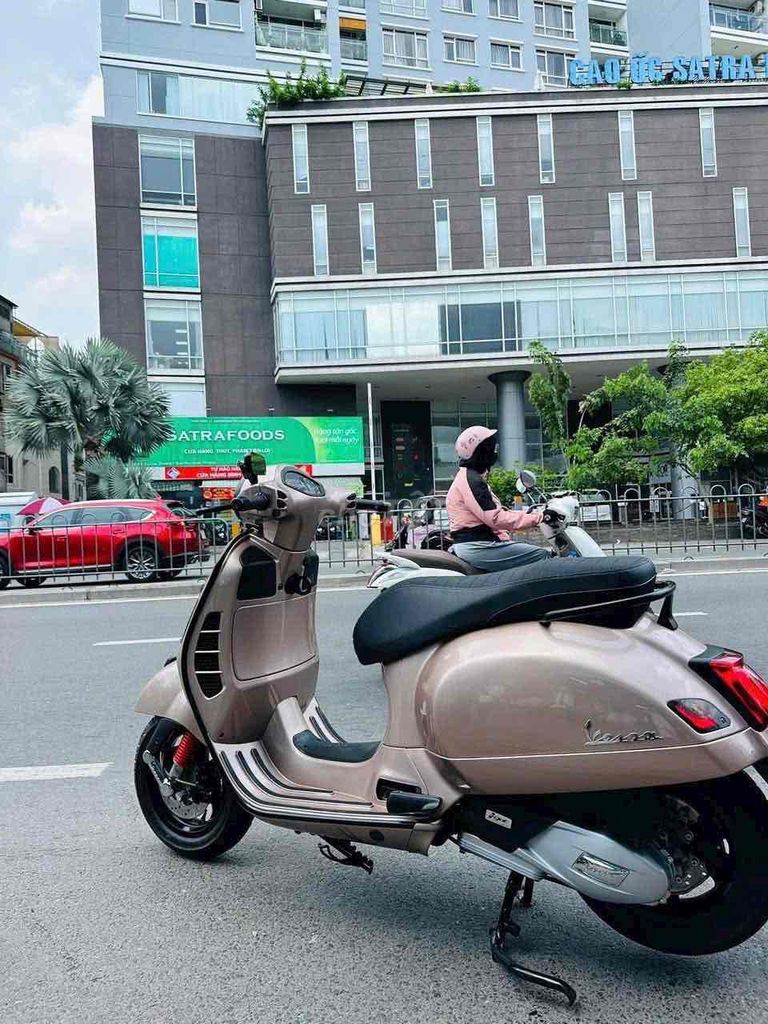 Vespa GTS 150 nâu đồng đèn Led chính chủ. Mua bán Xe máy tại Quận Phú Nhuận Tp Hồ Chí Minh được đăng bởi VESPA Piaggio Quốc Vương  hình 3