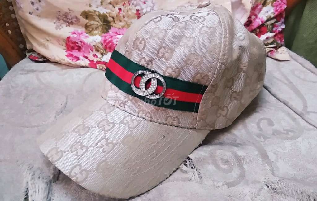 Pass mũ kết Gucci có độ tem đính đá,ship và gluu