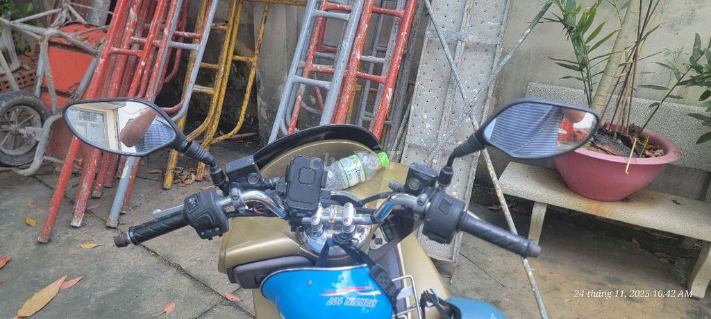 Honda PCX Vàng đồng. Mua bán Xe máy tại Quận Gò Vấp Tp Hồ Chí Minh được đăng bởi Nguyễn Thế Hiển hình 5