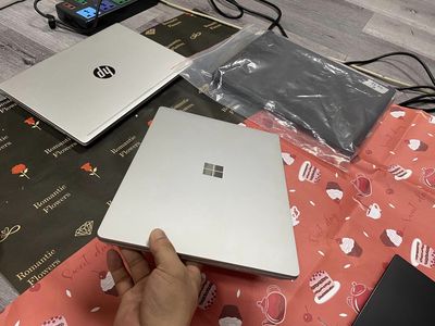 Surface Laptop 2 ( i7/16GB/512GB ) ZIN 100%..RẼ