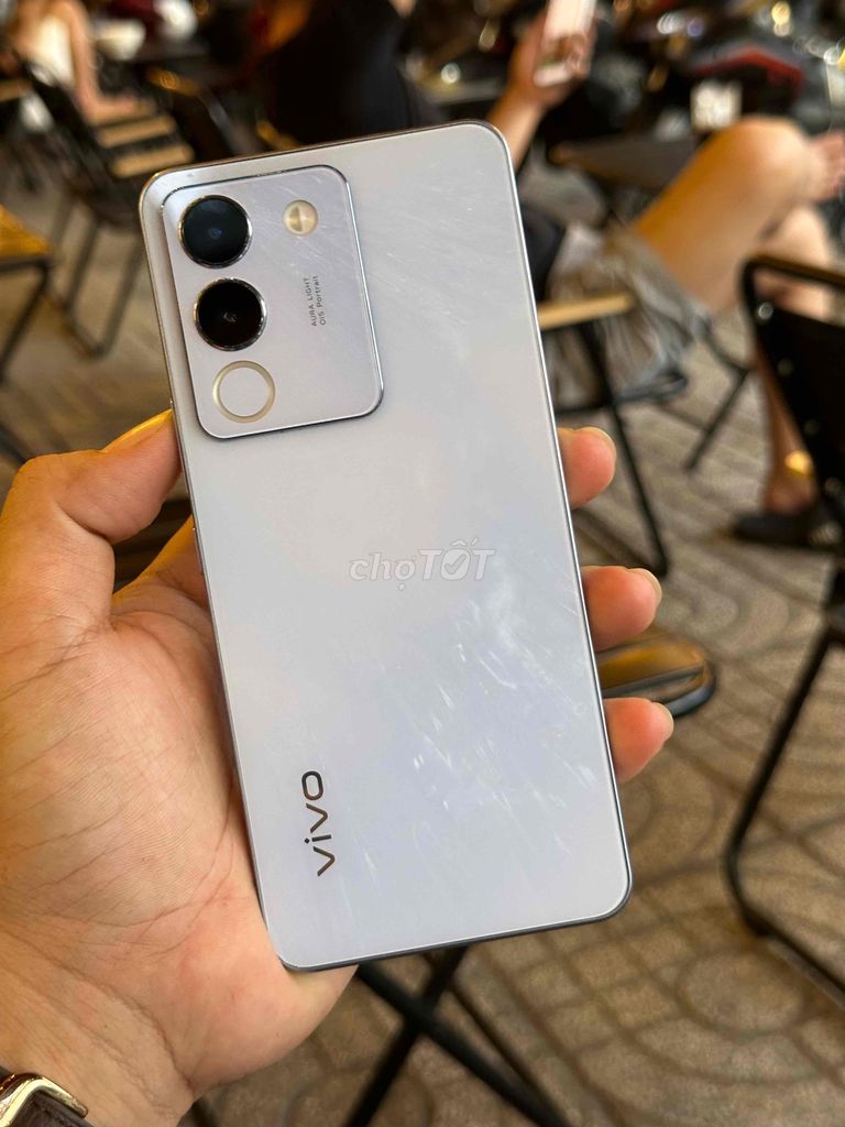 vivo v29e 12/256 zin 98.5% zin bh hãng 5/2025