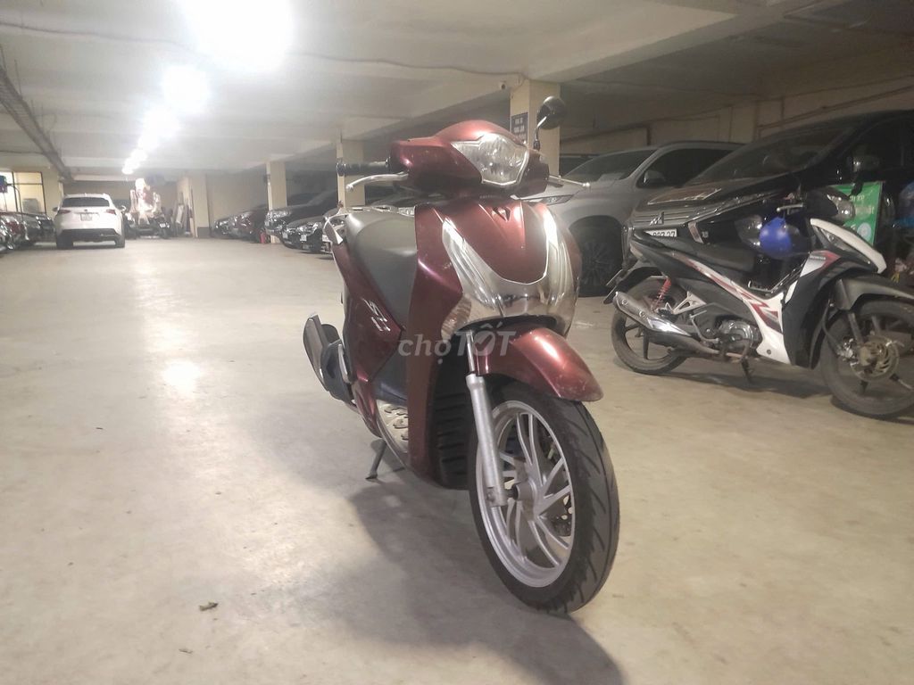 Honda SH màu Đỏ đô. Mua bán Xe máy tại Quận Hoàn Kiếm Hà Nội được đăng bởi Thu Nguyen hình 9