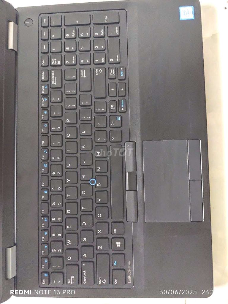Bán laptop Dell  E5570 Core I7 SSD256 card rời.