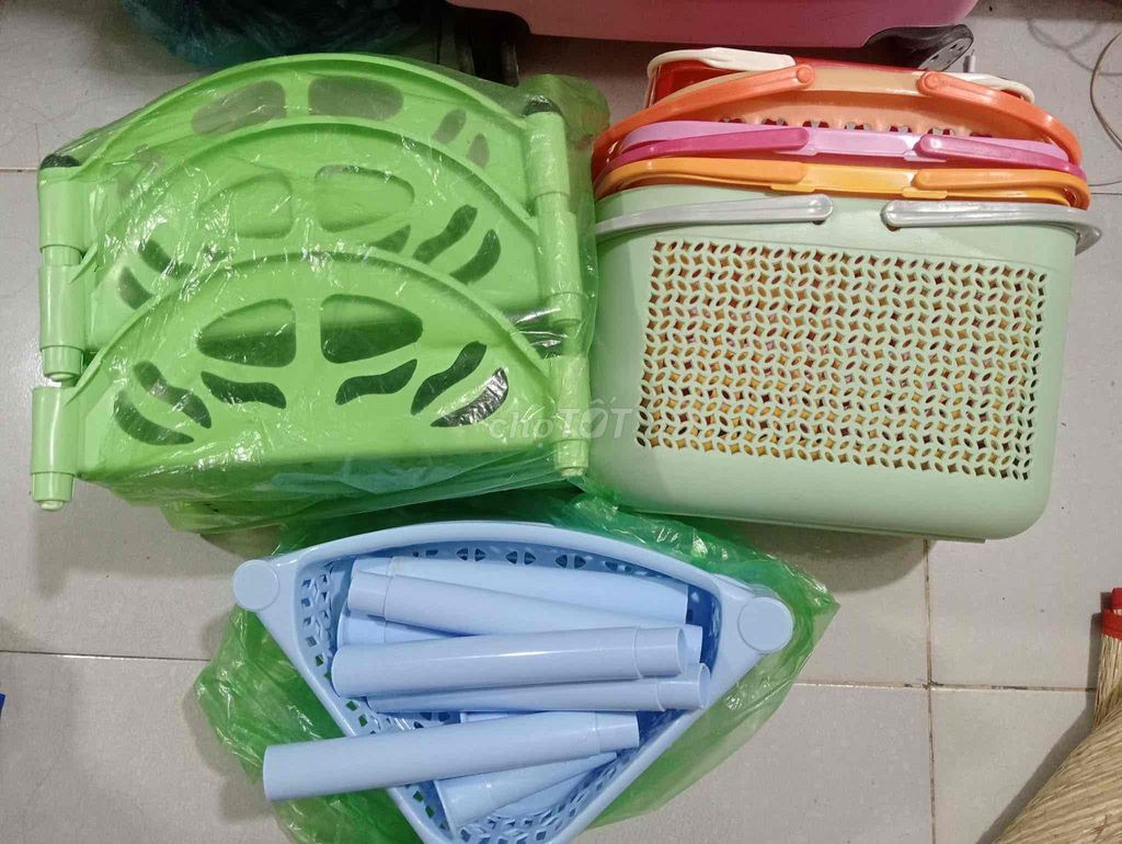 Kệ nhựa Duy Tân 3 tầng nhiều màu. Mua bán Tủ, kệ gia đình tại Quận 8 Tp Hồ Chí Minh được đăng bởi Min hình 1