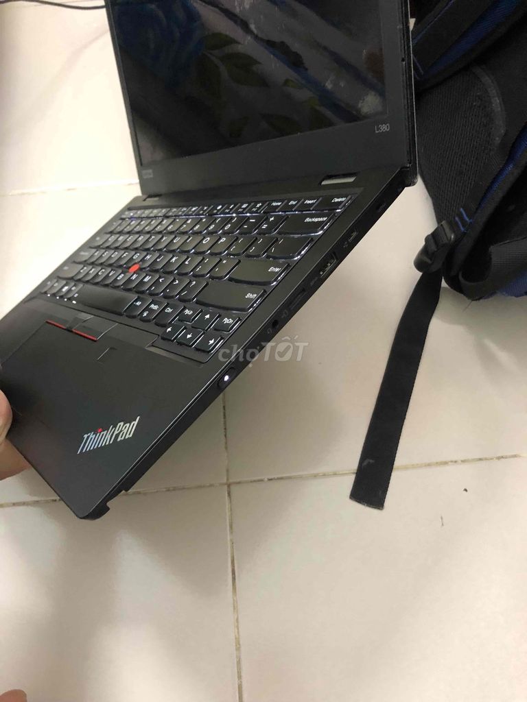 Bán xác Lenovo thinkpad i5 th8 bị lỗi ssd 25