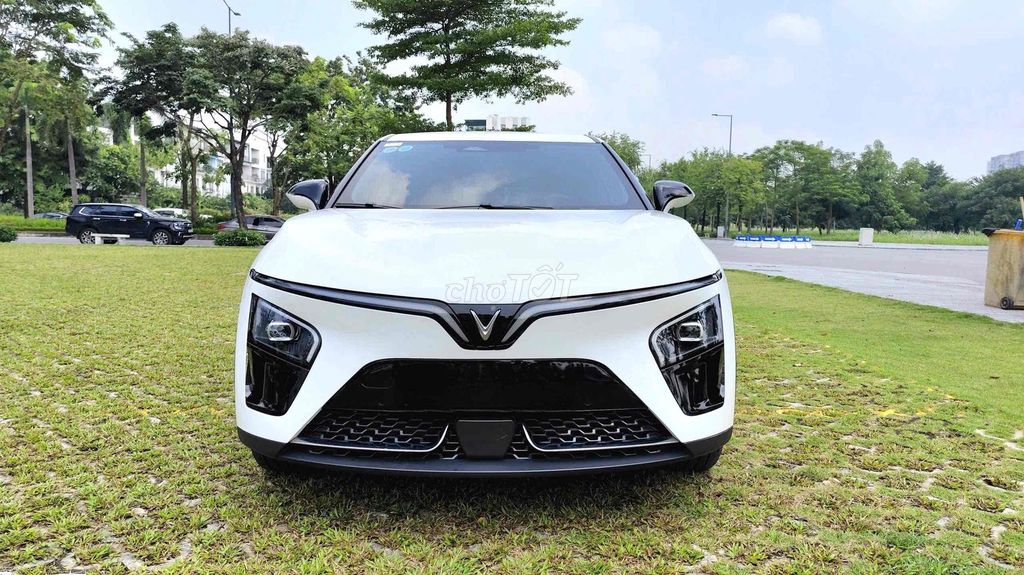 VinFast VF7 2025 eco - 6000 km. Mua bán Ô tô tại Quận Thanh Xuân Hà Nội được đăng bởi Cường trần hình 2