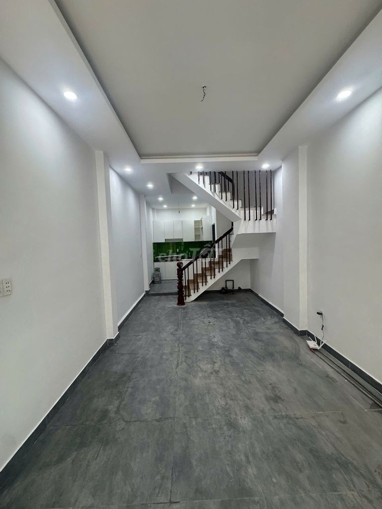 Nhà Nguyên Căn Mặt Tiền Đội Cung - 5PN 3WC - 3.5x10m