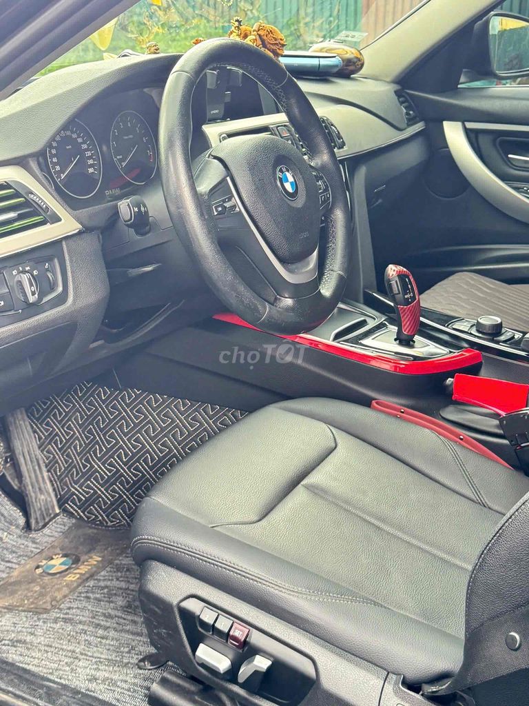 BMW 320i model 2016 màu đen siêu hời. Mua bán Ô tô tại Quận Cầu Giấy Hà Nội được đăng bởi Cao Quý hình 11